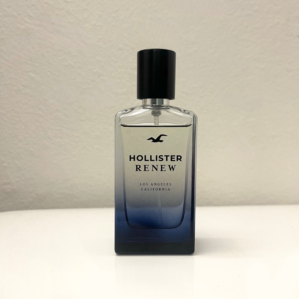 Hollister Renew Cologne - Picture 2 of 3